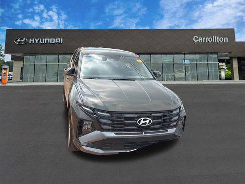 Used 2026 Hyundai Tucson SE FWD image 2