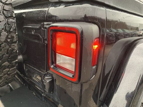 Used 2021 Jeep Wrangler Rubicon image 30