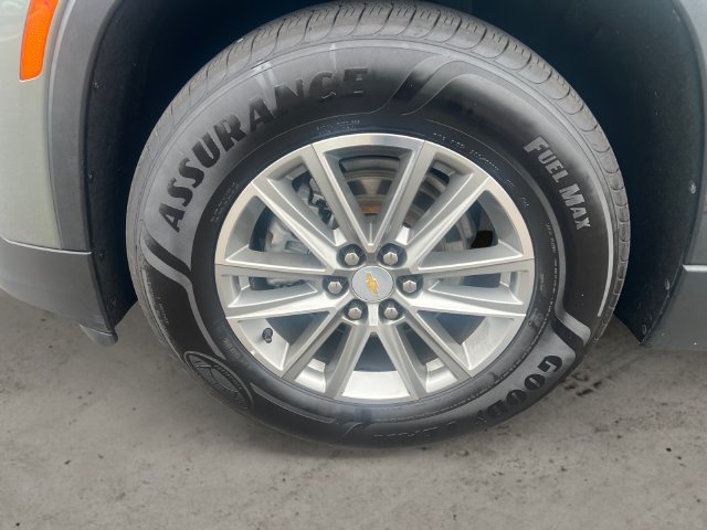 Used 2023 Chevrolet Traverse LT AWD/4WD image 9