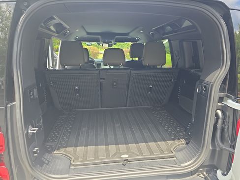 Certified 2025 Land Rover Defender 110 X-Dynamic SE AWD/4WD image 12