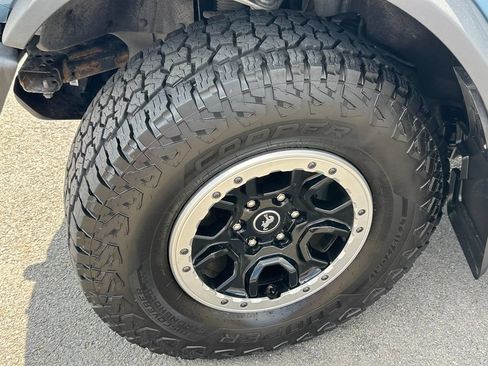 Used 2022 Ford Bronco Badlands w/ Sasquatch Package AWD/4WD image 38