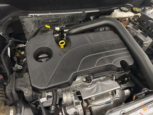 Used 2024 Chevrolet Equinox LS w/ LS Convenience Package image 40