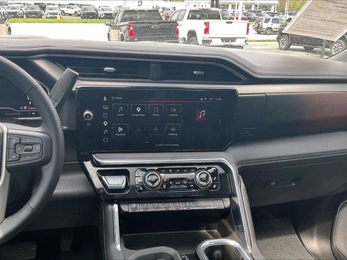 Used 2025 GMC Sierra 2500 Denali w/ Denali Reserve Package image 6