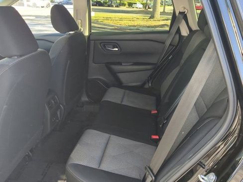 Used 2025 Nissan Rogue SV FWD image 13