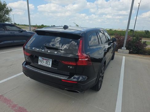 Used 2022 Volvo V60 T5 Cross Country w/ Advanced Package AWD/4WD image 4