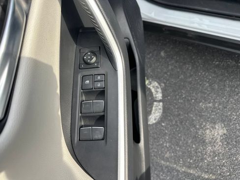 Used 2025 Toyota RAV4 Limited AWD/4WD image 21