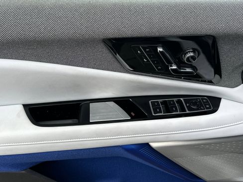 Used 2025 Cadillac Optiq Sport 1 w/ LPO, ONYX Package image 10