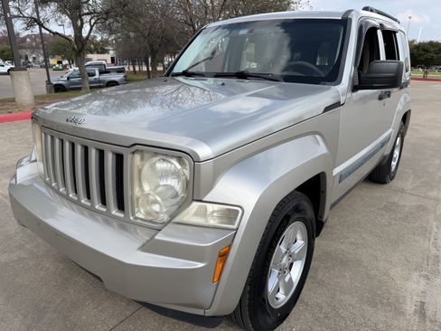 Used 2009 Jeep Liberty Sport w/ Popular Equipment Group image 3