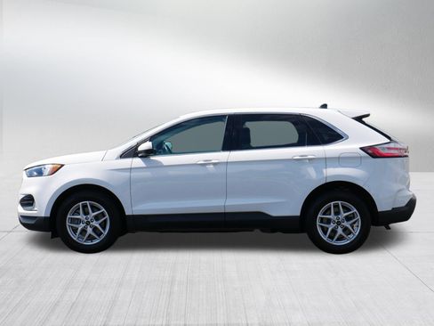 Used 2024 Ford Edge SEL w/ Convenience Package AWD/4WD image 3