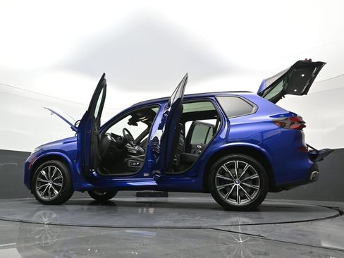 Used 2026 BMW X5 M60i image 43