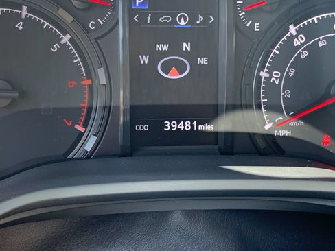 Used 2023 Toyota 4Runner SR5 Premium w/ Moonroof Package AWD/4WD image 29