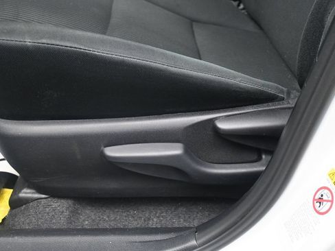 Used 2017 Toyota RAV4 LE FWD image 21