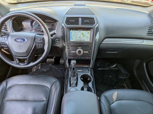 Used 2019 Ford Explorer Sport w/ Ford Safe & Smart Package image 17