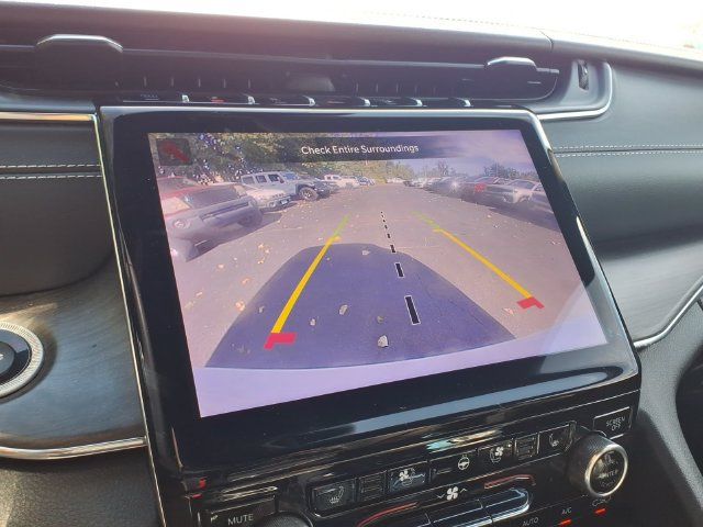 Certified 2023 Jeep Grand Cherokee Overland w/ Luxury Tech Group IV AWD/4WD image 26
