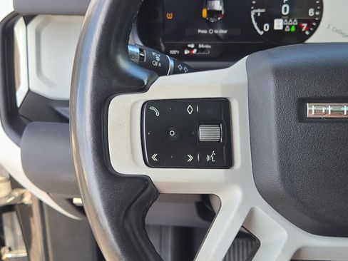Used 2020 Land Rover Defender 110 SE AWD/4WD image 28