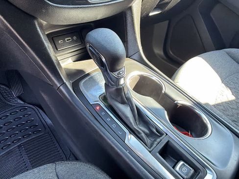 Used 2022 Chevrolet Equinox LT FWD image 13