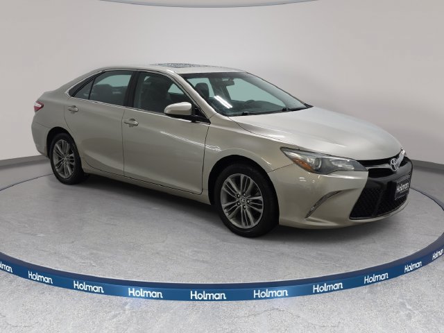 Used 2016 Toyota Camry SE w/ Moonroof Package FWD image 4