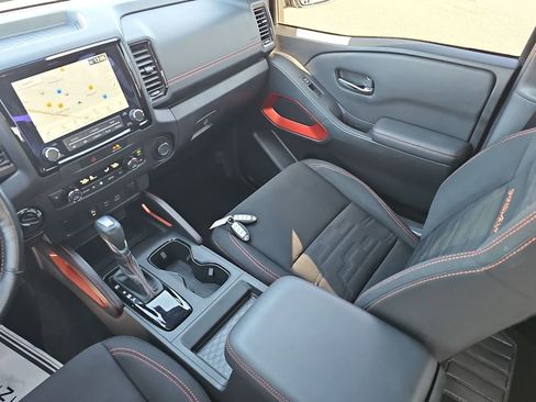 Used 2023 Nissan Frontier PRO-4X w/ Technology Package image 27