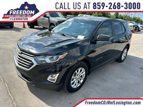 Used 2021 Chevrolet Equinox LS w/ LS Convenience Package FWD image 1