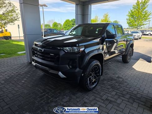 Used 2024 Chevrolet Colorado Trail Boss w/ Advanced Trailering Package AWD/4WD image 1