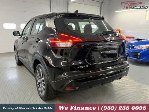 Used 2022 Nissan Kicks SV FWD image 11