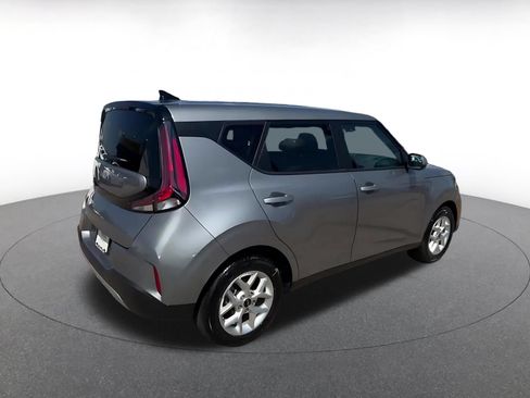 Used 2025 Kia Soul LX w/ LX Technology Package FWD image 15