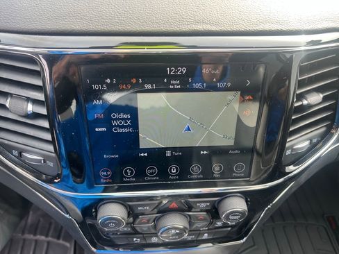 Used 2019 Jeep Grand Cherokee Limited w/ Luxury Group II image 16