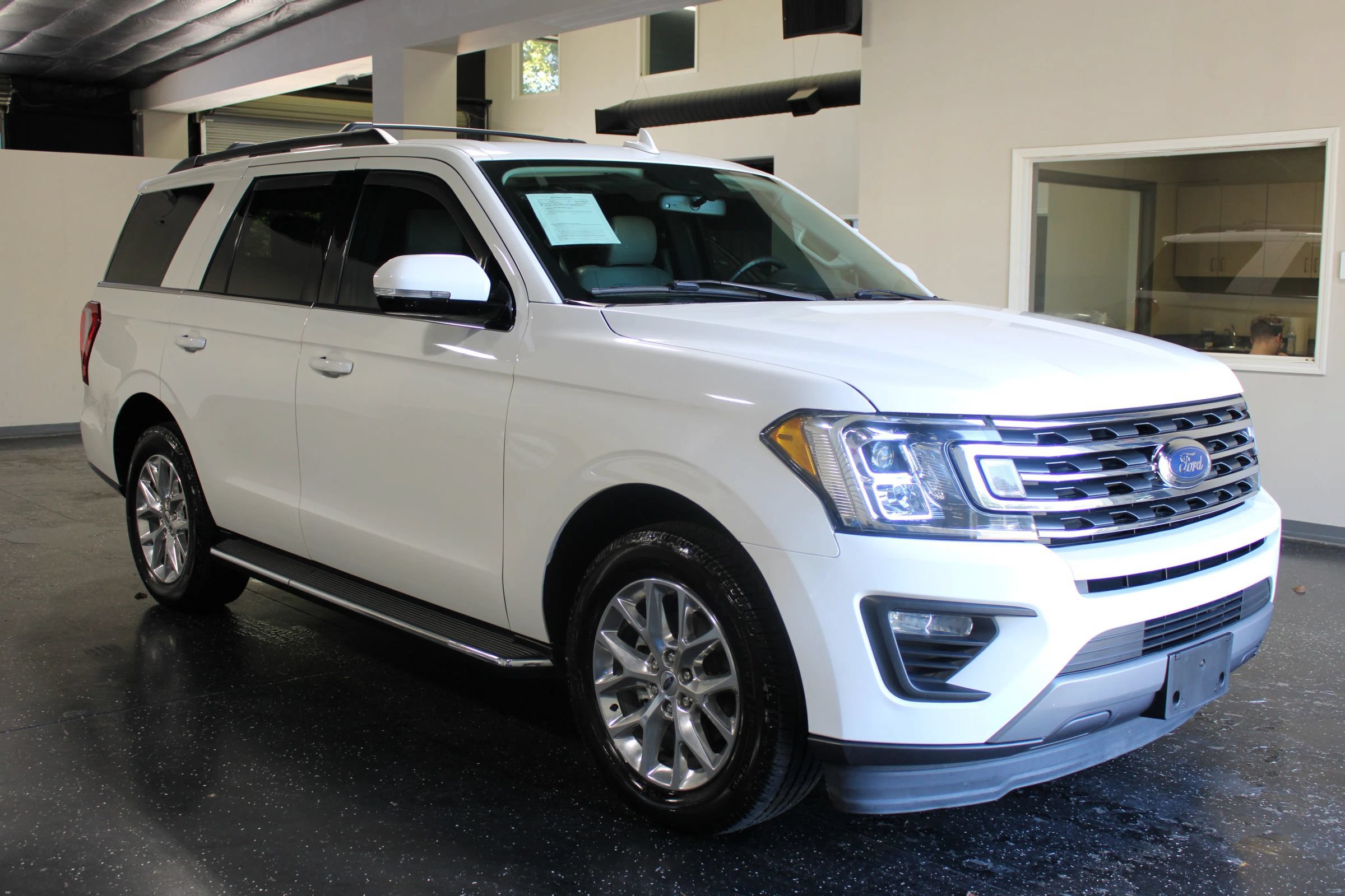 Used 2021 Ford Expedition XLT RWD image 1