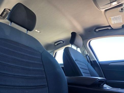 Used 2018 Ford Fusion SE image 17