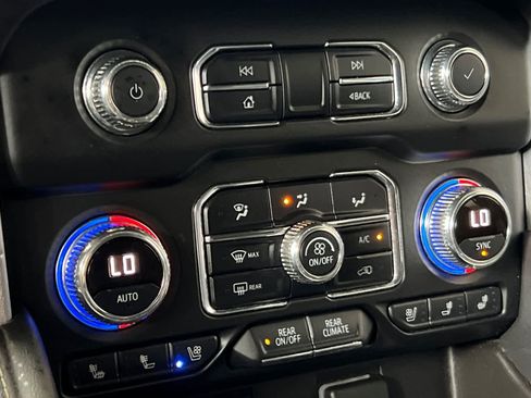 Used 2021 GMC Yukon SLT image 24