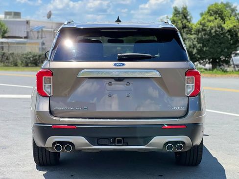 Used 2021 Ford Explorer Platinum w/ Equipment Group 601A AWD/4WD image 4
