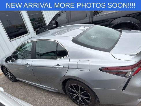 Used 2024 Toyota Camry SE FWD image 5