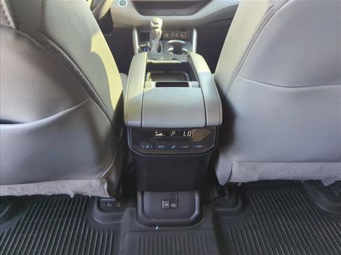 Used 2023 Toyota Highlander XLE image 23