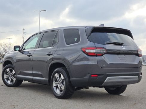 Used 2025 Honda Pilot EX-L image 18