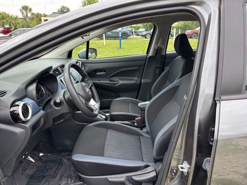 Used 2025 Nissan Versa SV FWD image 27