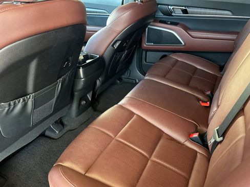 Used 2024 Kia Telluride EX image 14