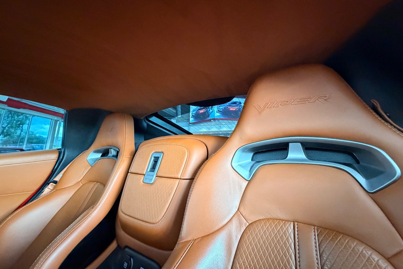 Used 2013 SRT Viper GTS w/ GTS Laguna Interior Pkg RWD image 19