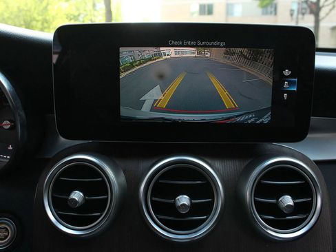 Used 2020 Mercedes-Benz GLC 300 4MATIC w/ Multimedia Package image 36