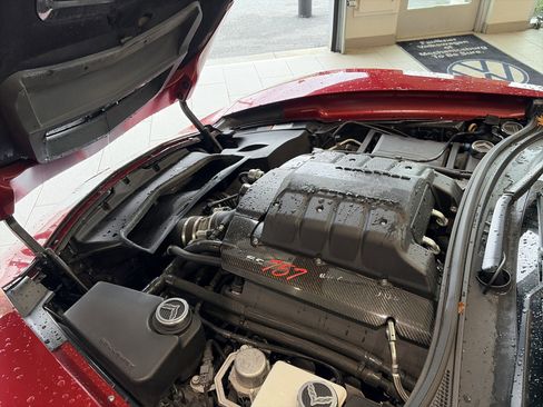 Used 2015 Chevrolet Corvette Z06 w/ 3LZ Preferred Equipment Group image 37