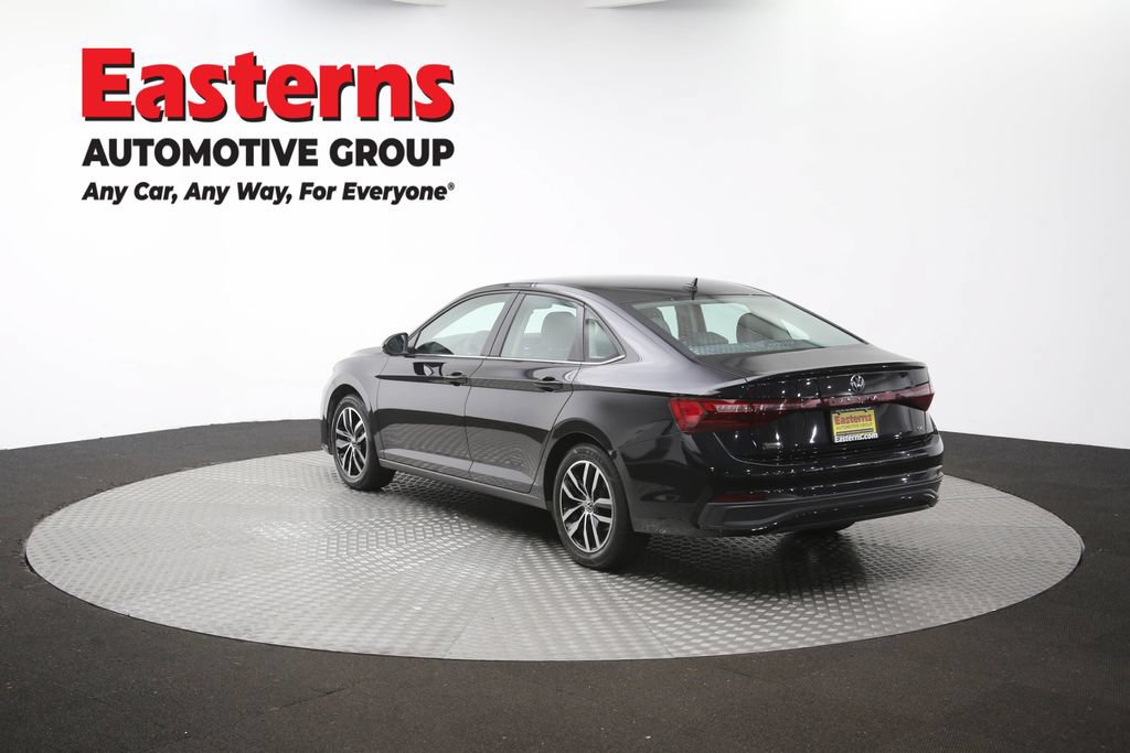 Used 2025 Volkswagen Jetta SE FWD image 65