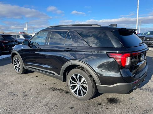 Used 2025 Ford Explorer ST-Line AWD/4WD image 5