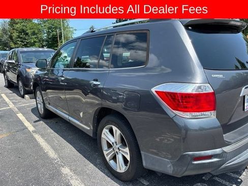 Used 2011 Toyota Highlander Limited w/ Tow Pkg AWD/4WD image 12