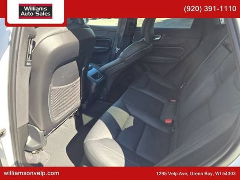 Used 2023 Volvo XC60 B5 Plus AWD/4WD image 13