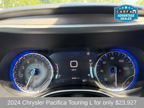 Used 2024 Chrysler Pacifica Touring-L FWD image 17