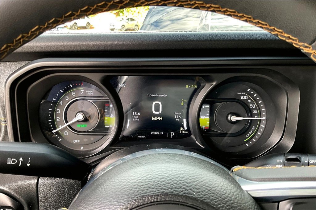 Used 2024 Jeep Wrangler Unlimited Sahara w/ Technology Group AWD/4WD image 13