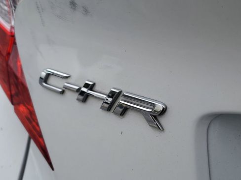 Used 2019 Toyota C-HR XLE image 6