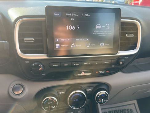 Used 2025 Hyundai Venue SEL FWD image 26