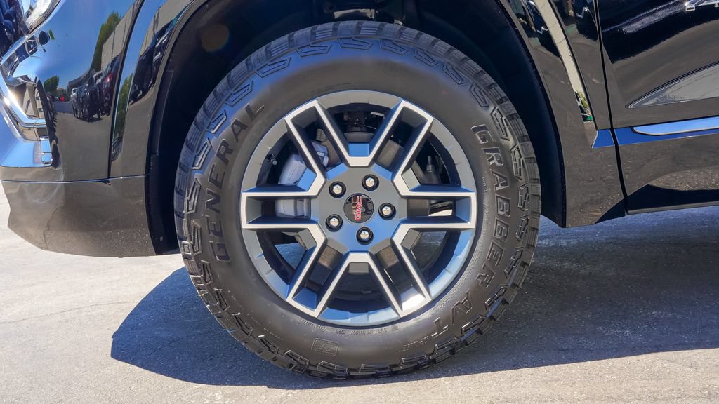 New 2027 GMC Terrain AT4 w/ Technology Package II AWD/4WD image 9