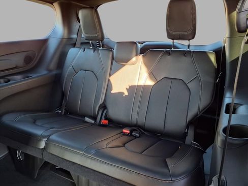 New 2026 Chrysler Pacifica Select image 23