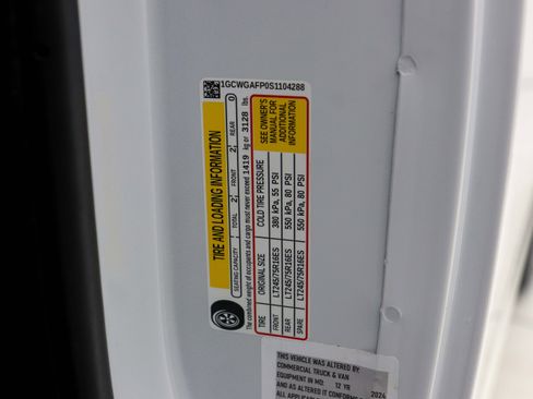 Used 2025 Chevrolet Express 2500 w/ Driver Convenience Package image 35